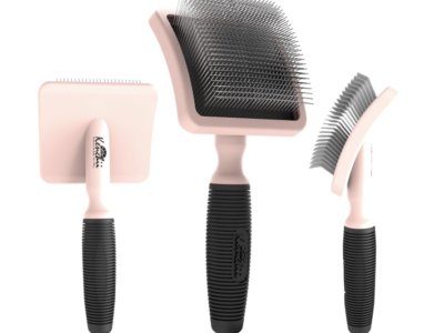 KENCHII LONG PIN SLICKER BRUSH-BLUSH
